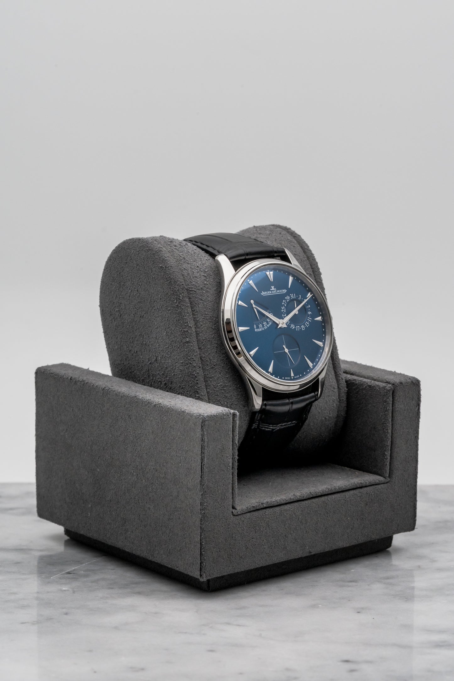 Jaeger-LeCoultre Master Ultra Thin Reserve de Marche Q1378480 Blue Dial