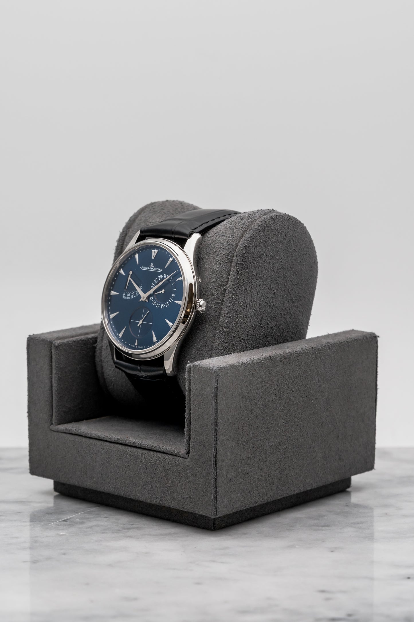 Jaeger-LeCoultre Master Ultra Thin Reserve de Marche Q1378480 Blue Dial