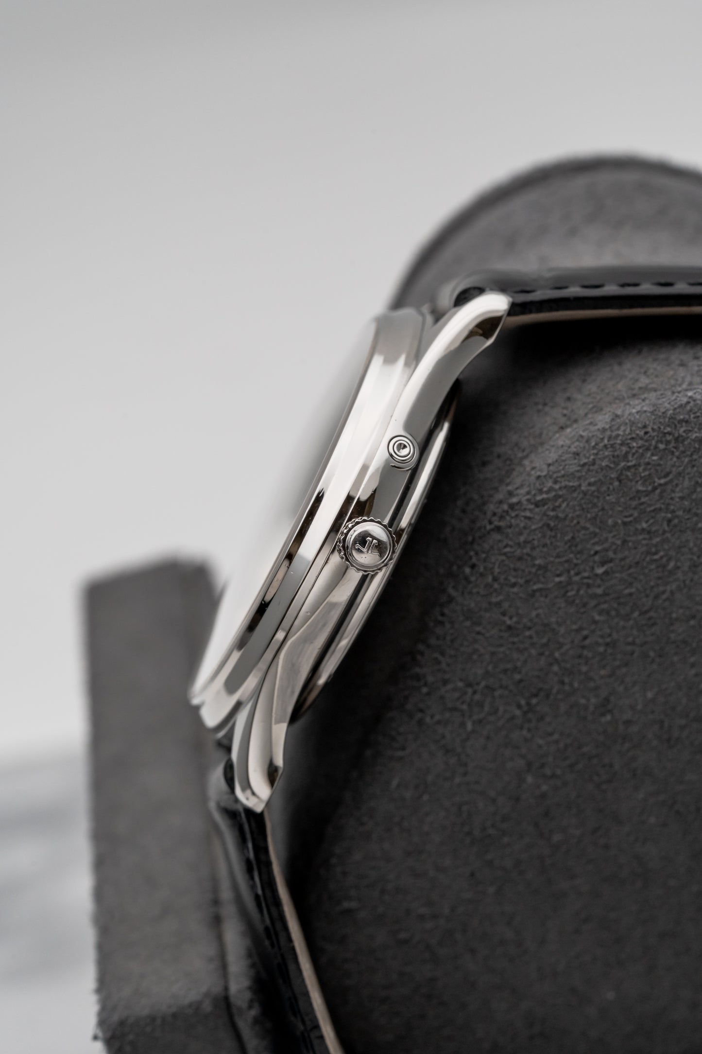Jaeger-LeCoultre Master Ultra Thin Reserve de Marche Q1378480 Blue Dial