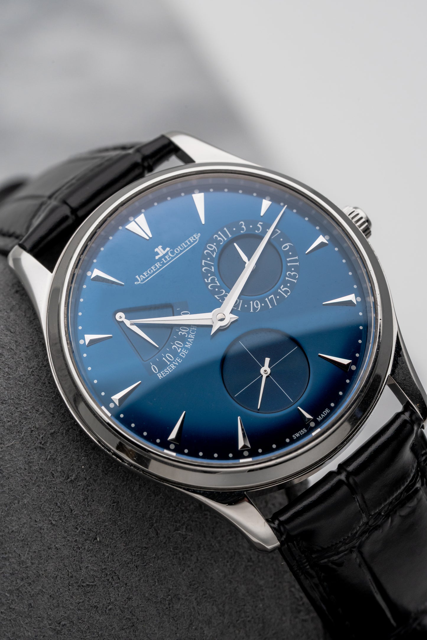 Jaeger-LeCoultre Master Ultra Thin Reserve de Marche Q1378480 Blue Dial