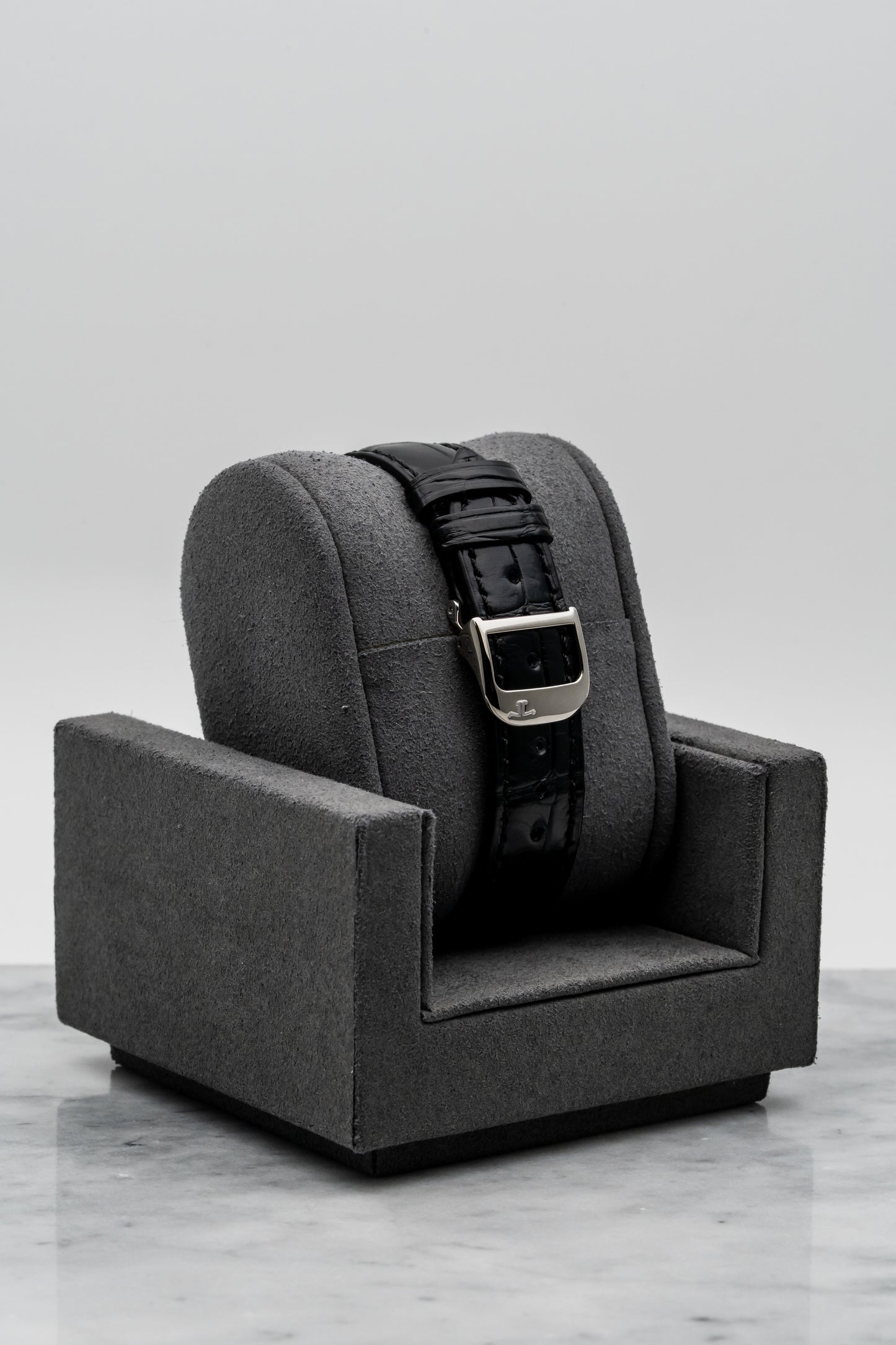 Jaeger-LeCoultre Master Control Perpetual Calendar 140.3.80 Silver Guilloché Dial