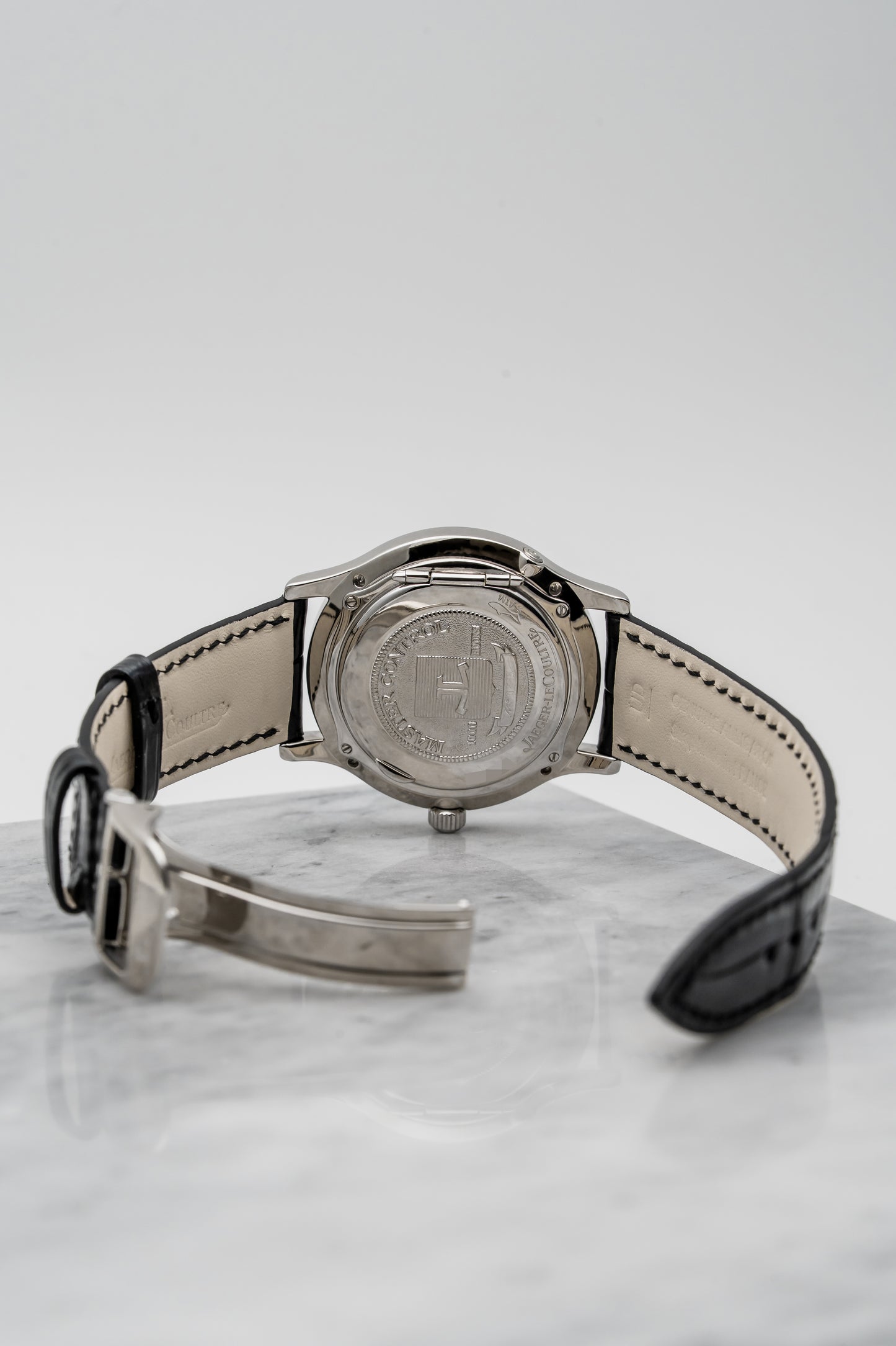 Jaeger-LeCoultre Master Control Perpetual Calendar 140.3.80 Silver Guilloché Dial