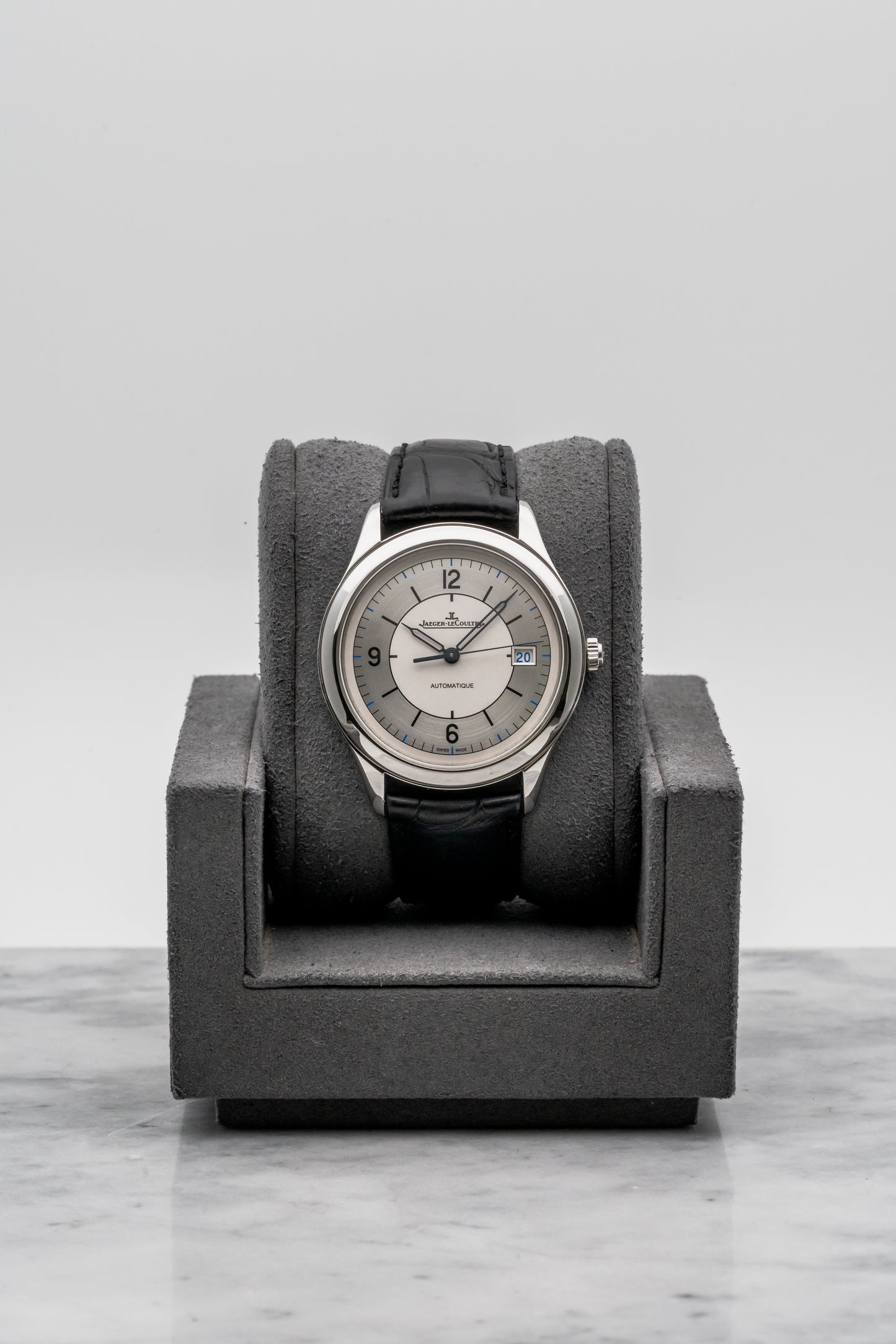 Jaeger-LeCoultre Master Control Date Q1548530 Silver Sector Dial