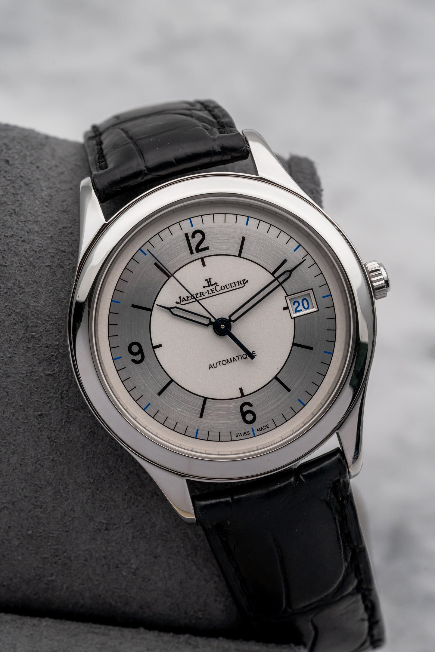 Jaeger-LeCoultre Master Control Date Q1548530 Silver Sector Dial