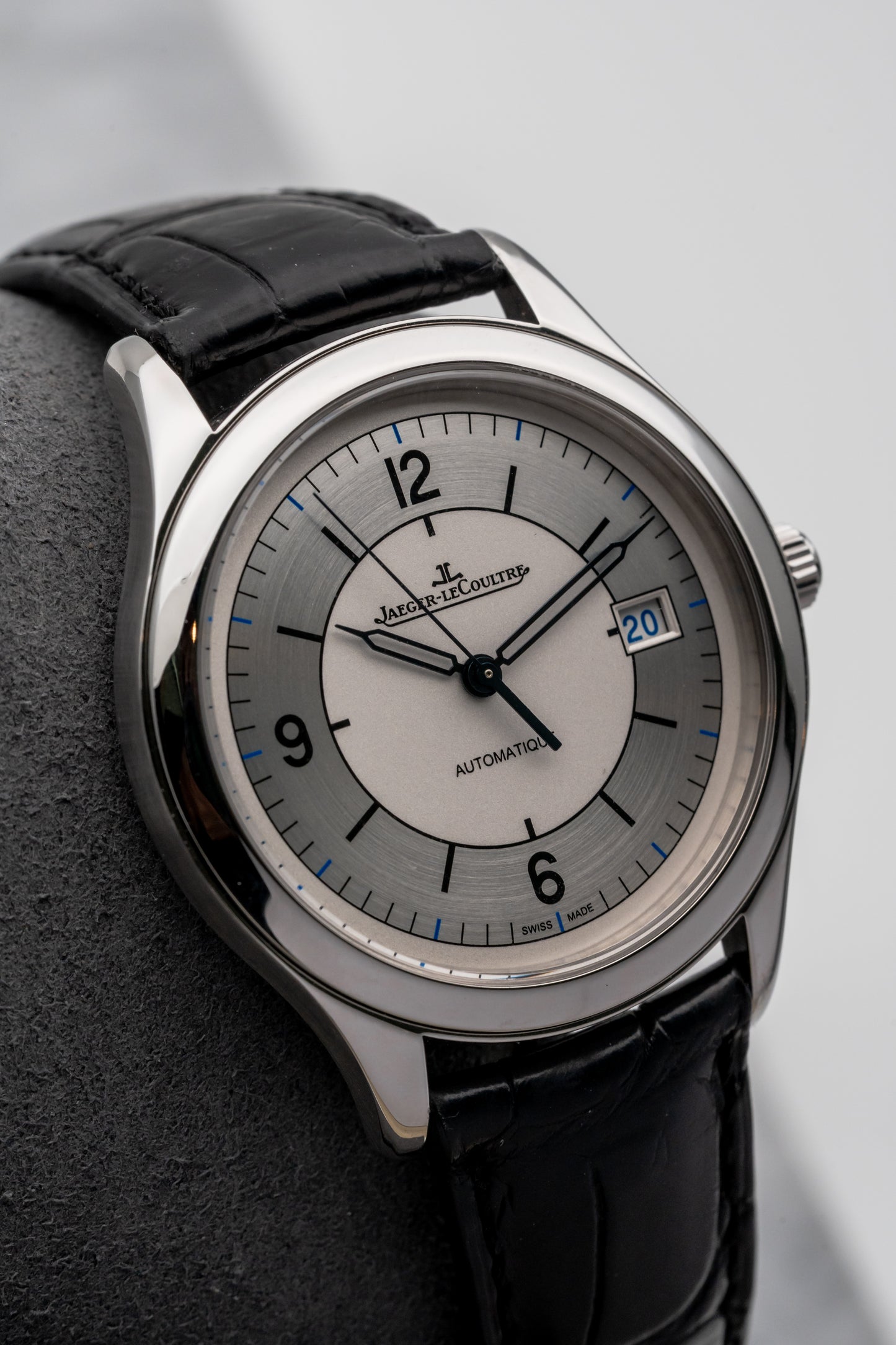 Jaeger-LeCoultre Master Control Date Q1548530 Silver Sector Dial