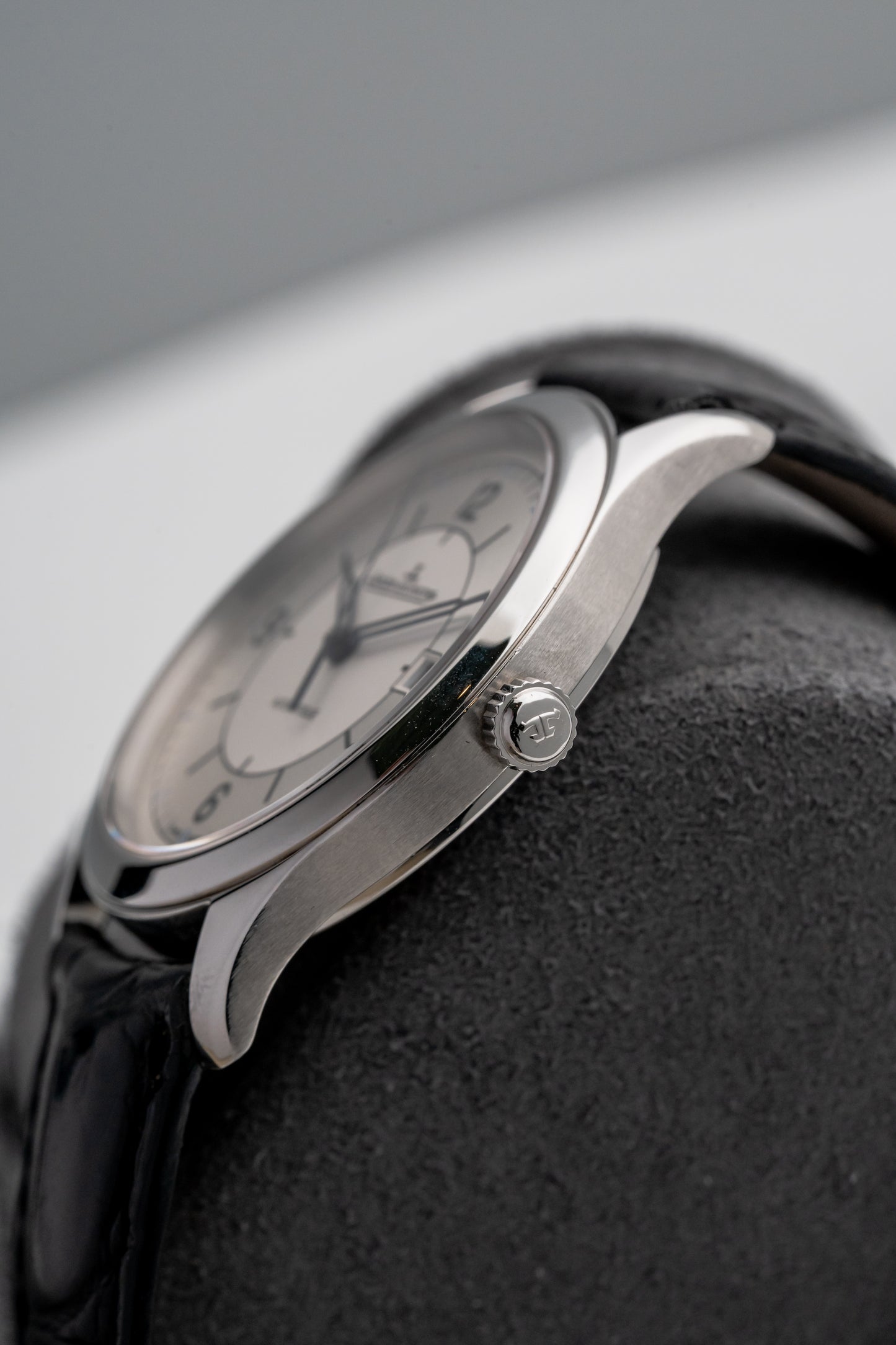 Jaeger-LeCoultre Master Control Date Q1548530 Silver Sector Dial
