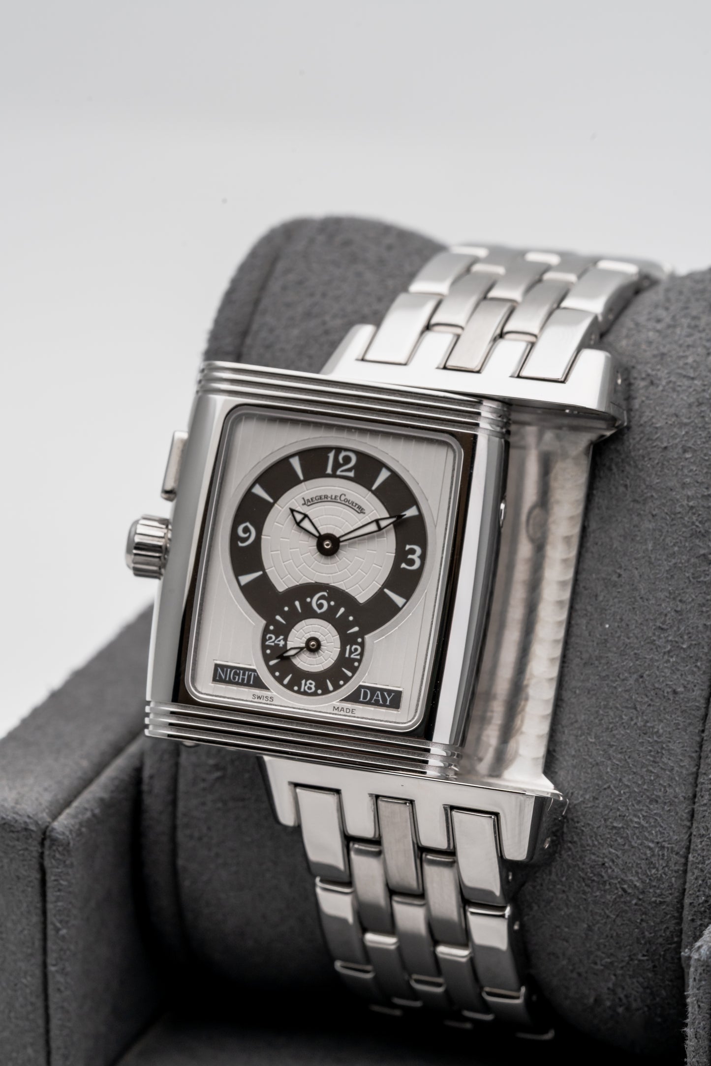 Jaeger-LeCoultre Reverso Gran Sport Q2948102, Black & Silver Dial