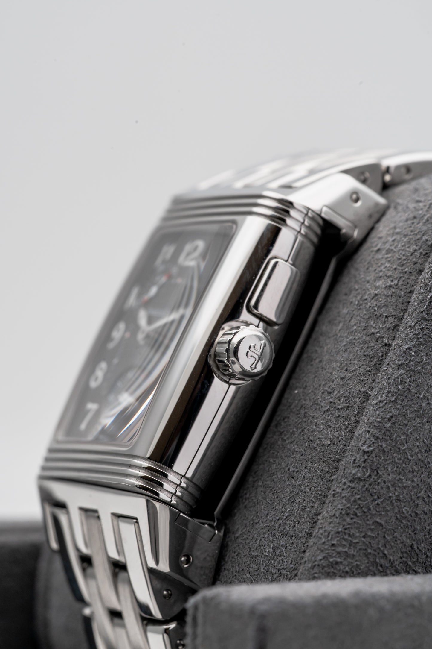 Jaeger-LeCoultre Reverso Gran Sport Q2948102, Black & Silver Dial