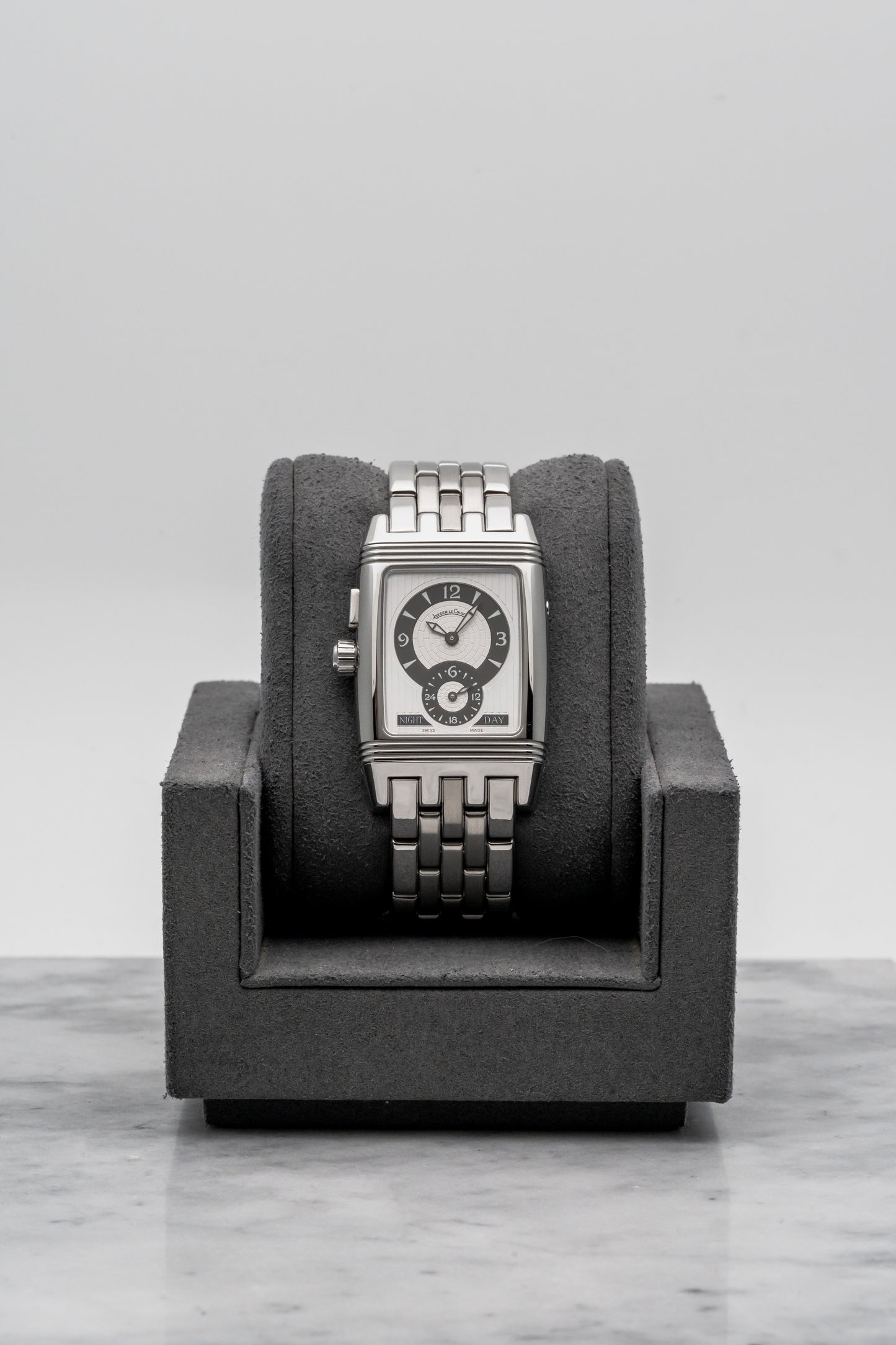 Jaeger-LeCoultre Reverso Gran Sport Q2948102, Black & Silver Dial