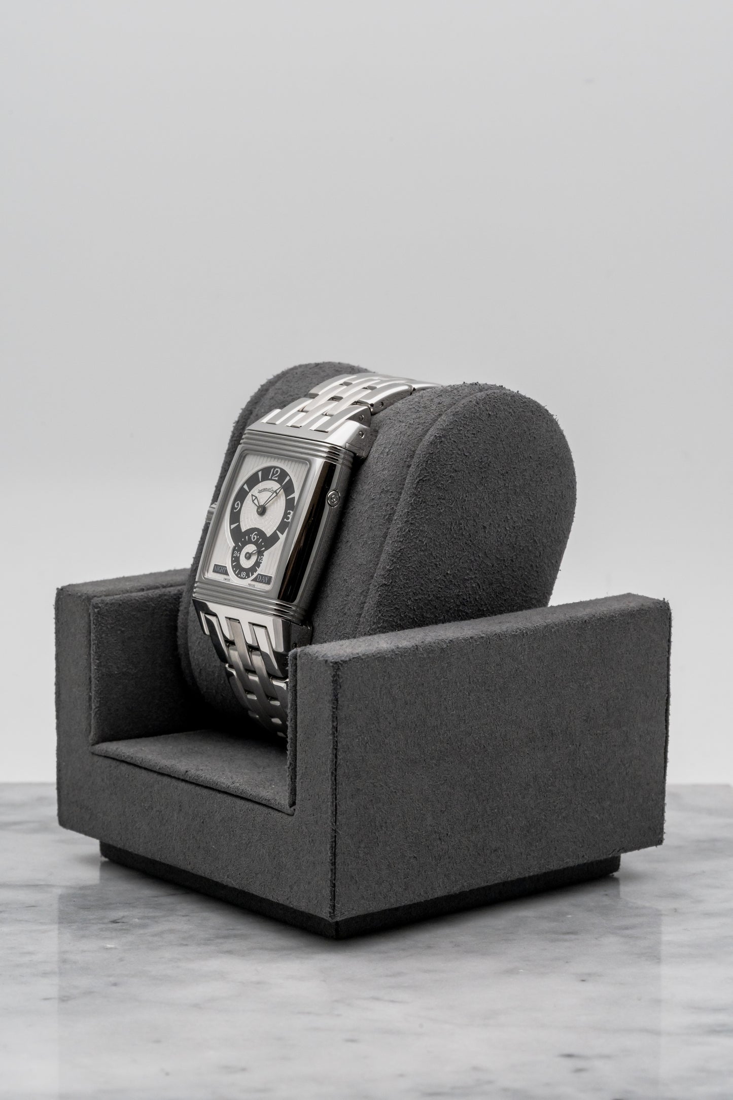 Jaeger-LeCoultre Reverso Gran Sport Q2948102, Black & Silver Dial
