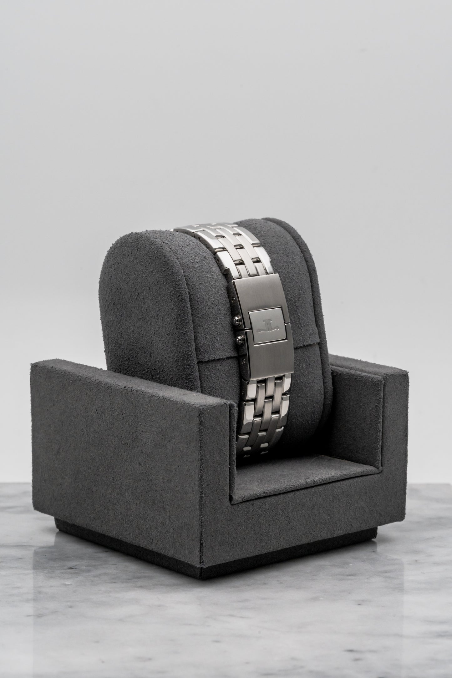 Jaeger-LeCoultre Reverso Gran Sport Q2948102, Black & Silver Dial
