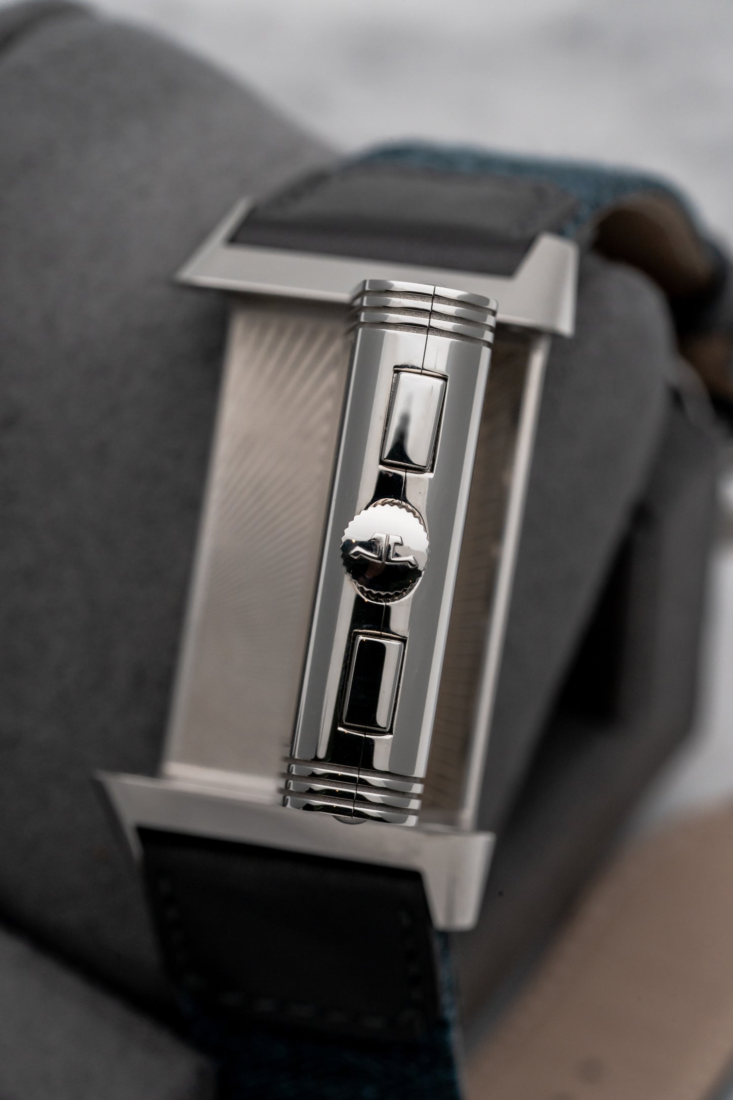 Jaeger-LeCoultre Reverso Tribute Chronograph Q389848J Blue Dial