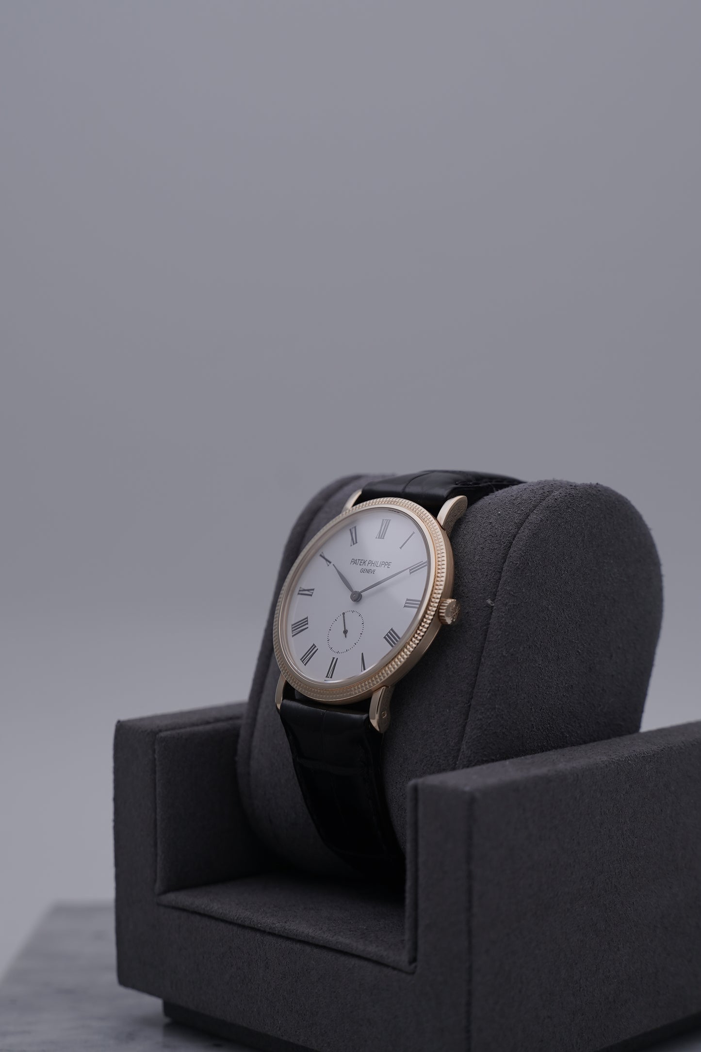 Patek Philippe Calatrava 5119J Clous de Paris Bezel