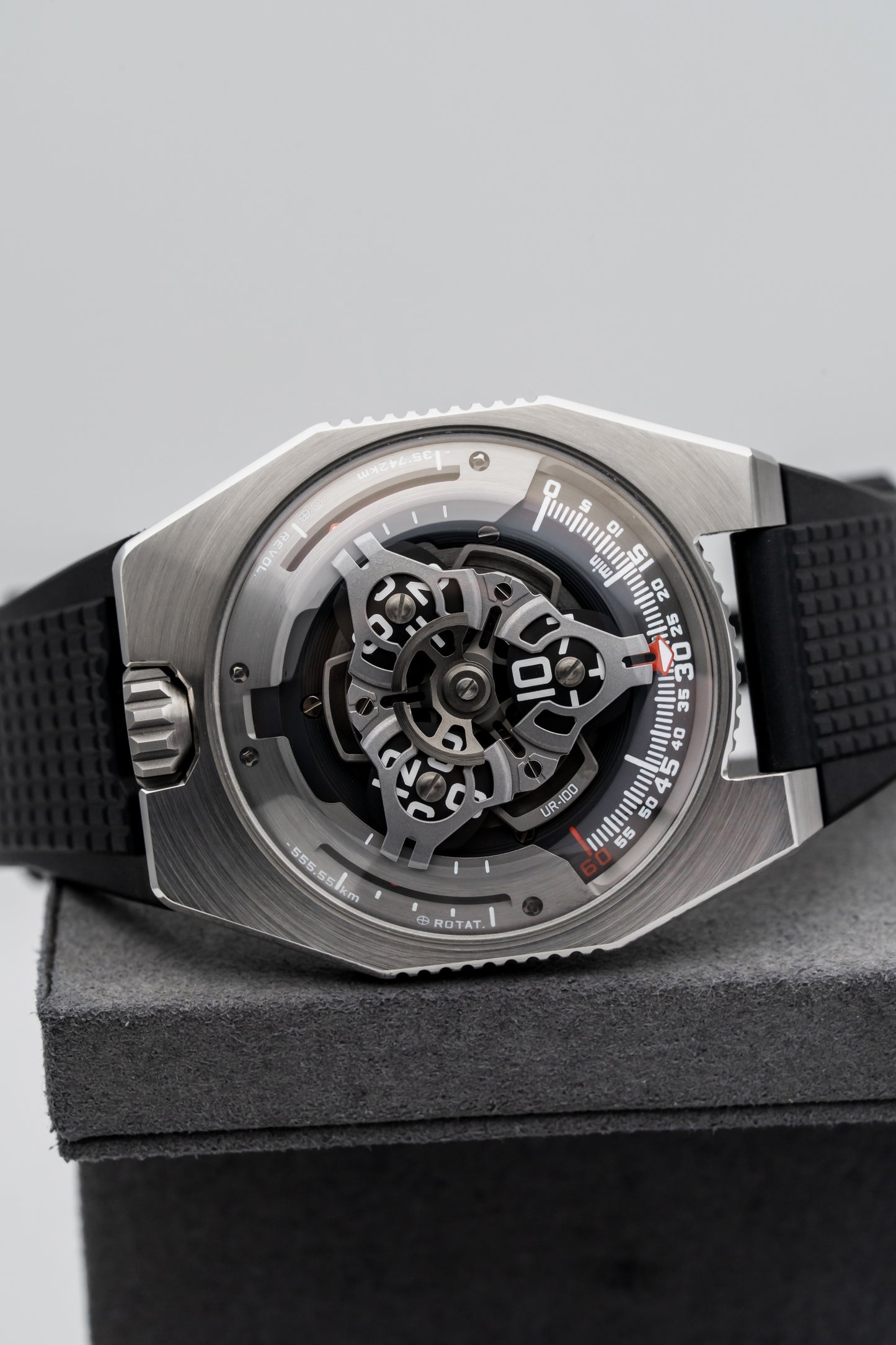 Urwerk UR-100V – Titanium & Steel, Satellite Wandering Hours