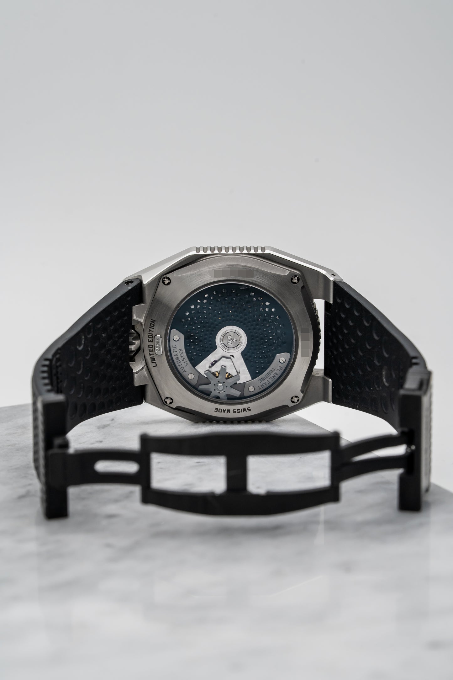 Urwerk UR-100V – Titanium & Steel, Satellite Wandering Hours