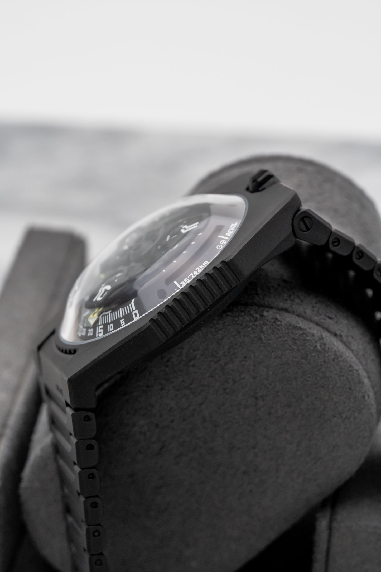 Urwerk UR-100V Full Black Titanium Jacket Skeleton Dial