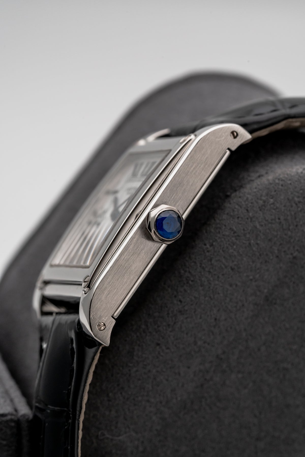 Cartier Tank à Vis Collection Privée W1529651 Silver Dial