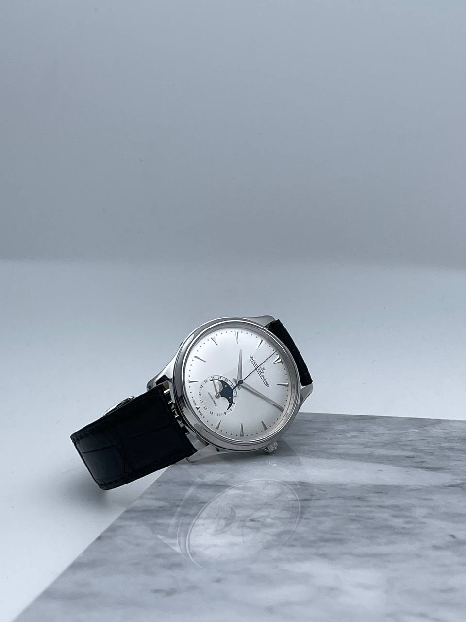 Jaeger-LeCoultre Master Ultra Thin Moon Q1368420